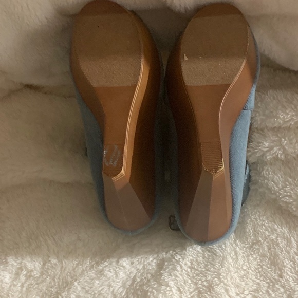NWOT Nude Wedges - Picture 3 of 6